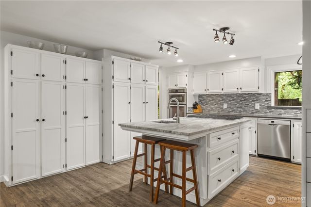 428 W Davies Loop, Lake Stevens, WA 98258