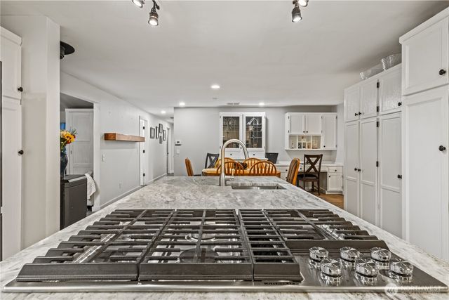 428 W Davies Loop, Lake Stevens, WA 98258