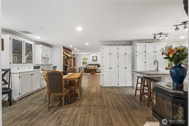 428 W Davies Loop, Lake Stevens, WA 98258
