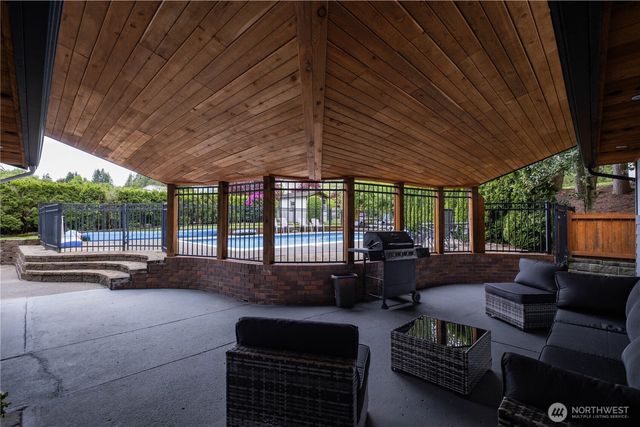 428 W Davies Loop, Lake Stevens, WA 98258