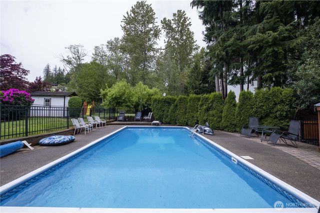 428 W Davies Loop, Lake Stevens, WA 98258