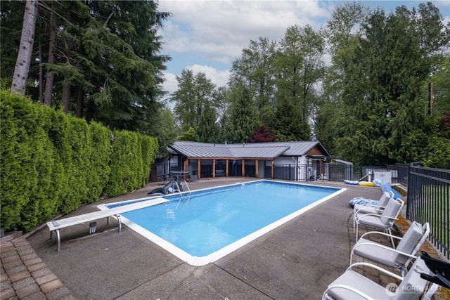 428 W Davies Loop, Lake Stevens, WA 98258