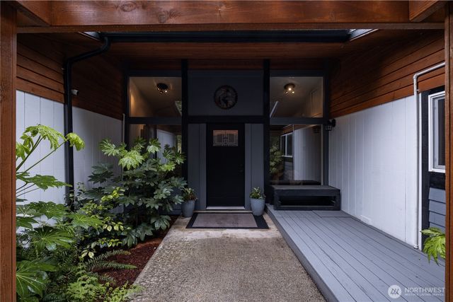428 W Davies Loop, Lake Stevens, WA 98258