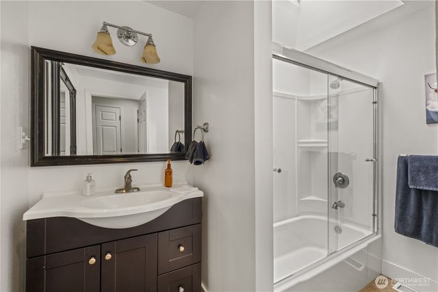 428 W Davies Loop, Lake Stevens, WA 98258