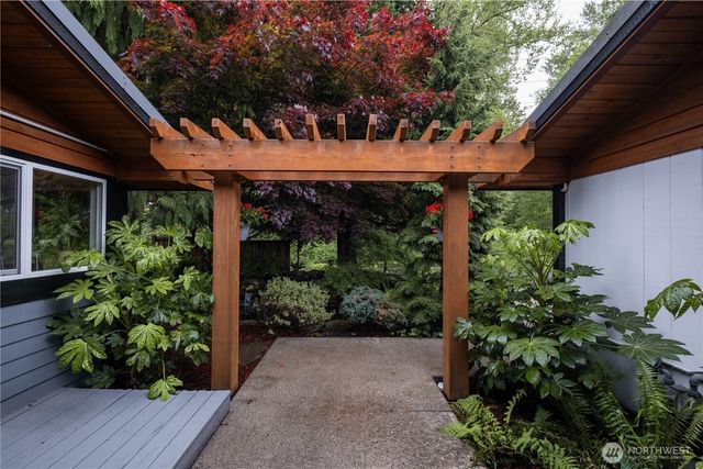 428 W Davies Loop, Lake Stevens, WA 98258