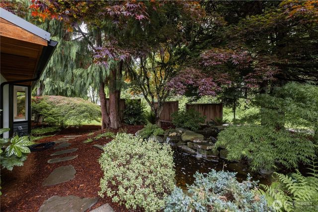 428 W Davies Loop, Lake Stevens, WA 98258