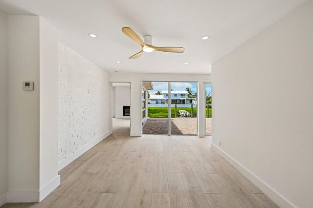 1051 SW 25th Avenue, Boynton Beach, FL 33426