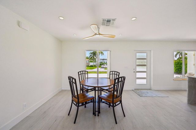 1051 SW 25th Avenue, Boynton Beach, FL 33426