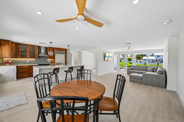 1051 SW 25th Avenue, Boynton Beach, FL 33426