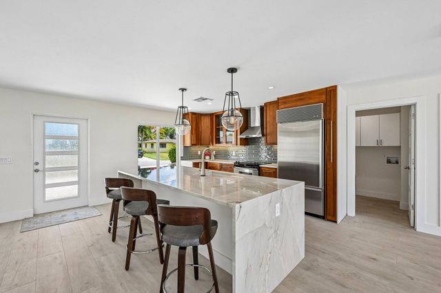 1051 SW 25th Avenue, Boynton Beach, FL 33426