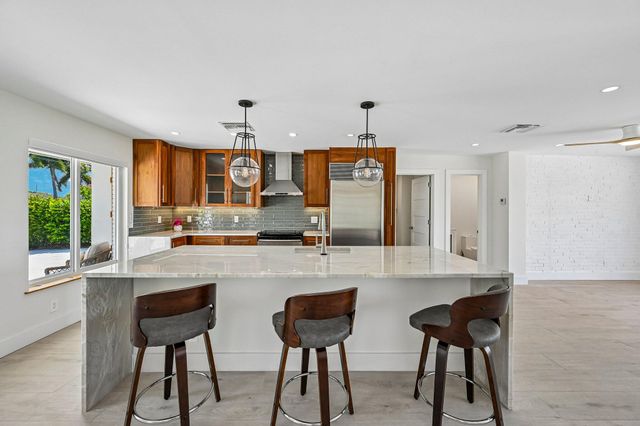 1051 SW 25th Avenue, Boynton Beach, FL 33426