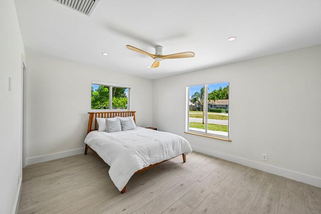 1051 SW 25th Avenue, Boynton Beach, FL 33426