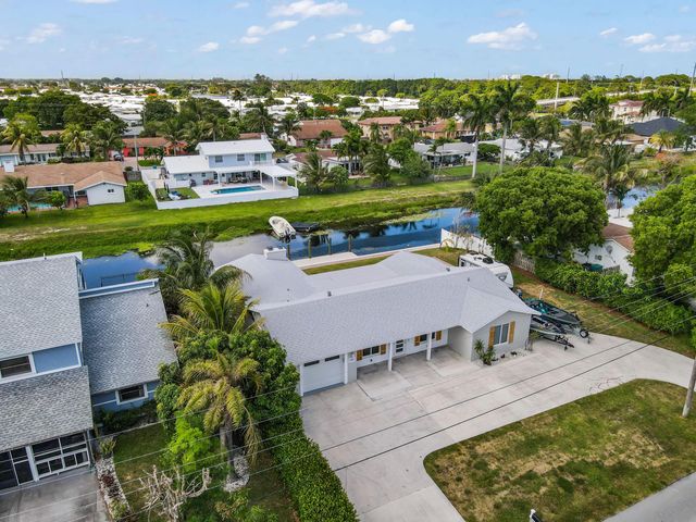 1051 SW 25th Avenue, Boynton Beach, FL 33426