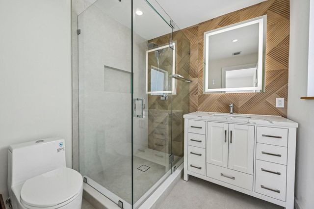 1051 SW 25th Avenue, Boynton Beach, FL 33426