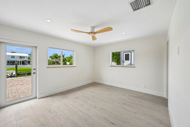 1051 SW 25th Avenue, Boynton Beach, FL 33426