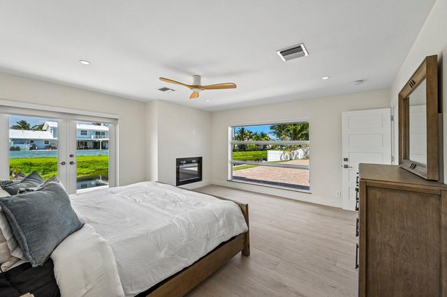 1051 SW 25th Avenue, Boynton Beach, FL 33426