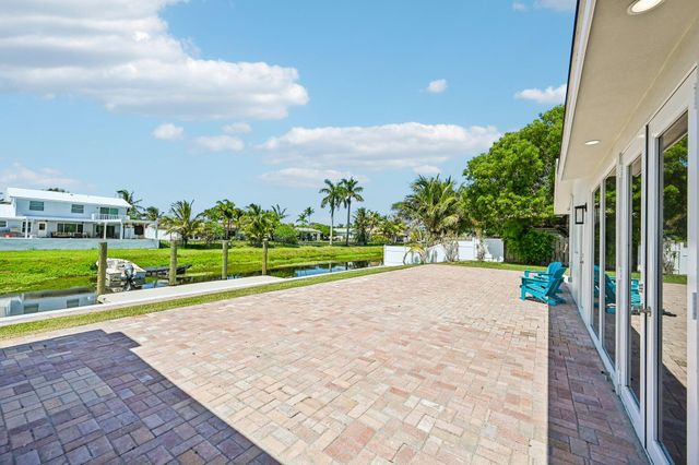 1051 SW 25th Avenue, Boynton Beach, FL 33426