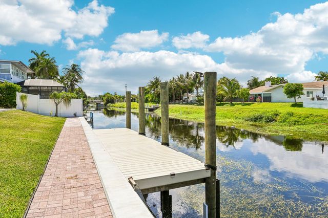 1051 SW 25th Avenue, Boynton Beach, FL 33426