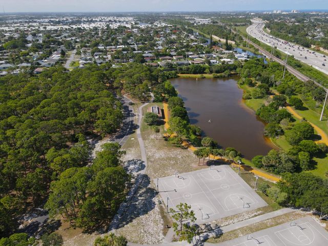 1051 SW 25th Avenue, Boynton Beach, FL 33426