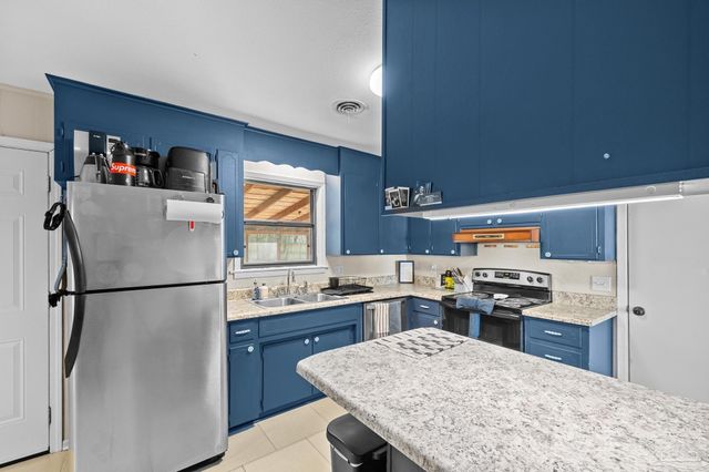 8020 Lawton St, Pensacola, FL 32514