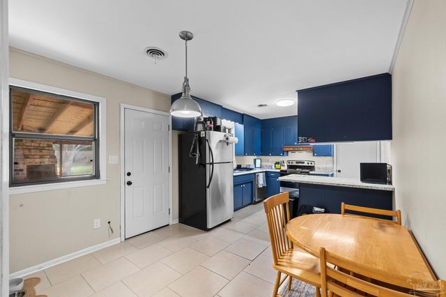 8020 Lawton St, Pensacola, FL 32514