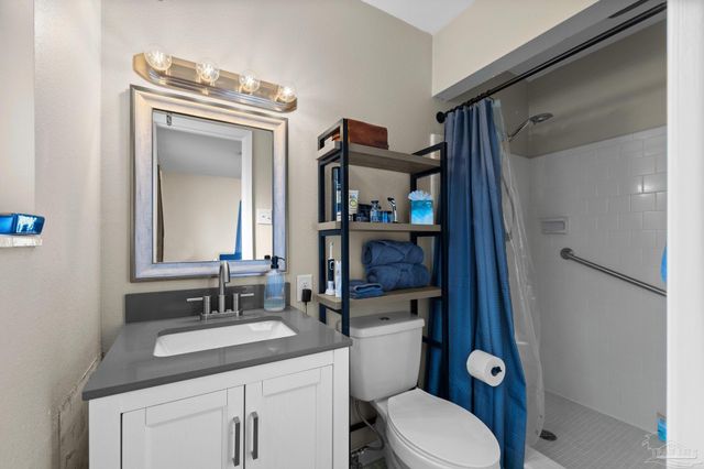 8020 Lawton St, Pensacola, FL 32514