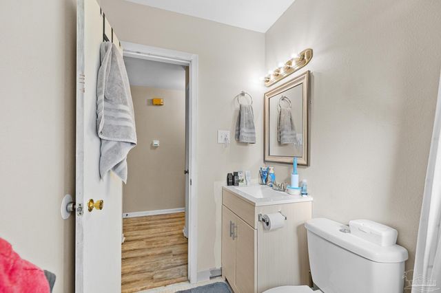 8020 Lawton St, Pensacola, FL 32514