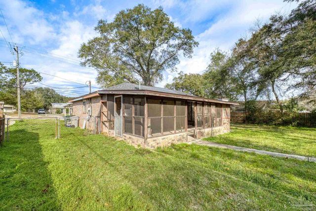 8020 Lawton St, Pensacola, FL 32514