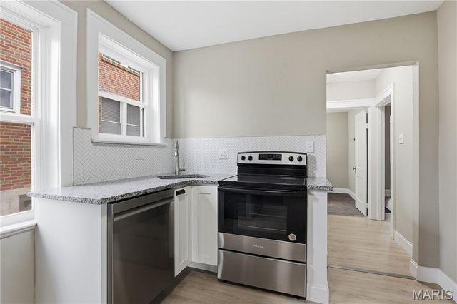 1173 Moorlands Drive, Richmond Heights, MO 63117