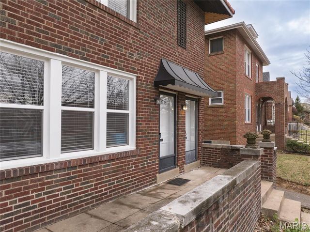 1173 Moorlands Drive, Richmond Heights, MO 63117