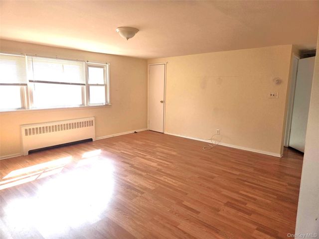89 Winter Street 2, Lynbrook, NY 11563