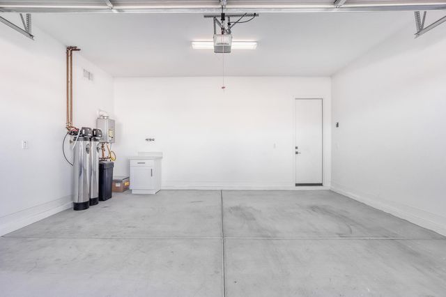 8723 W Vista Avenue, Glendale, AZ 85305