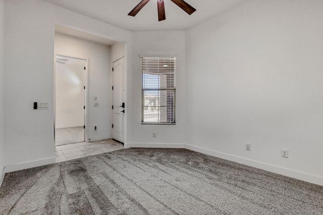 8723 W Vista Avenue, Glendale, AZ 85305