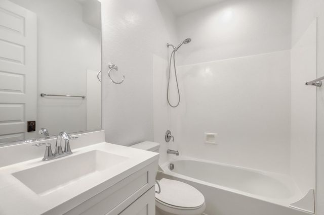 8723 W Vista Avenue, Glendale, AZ 85305