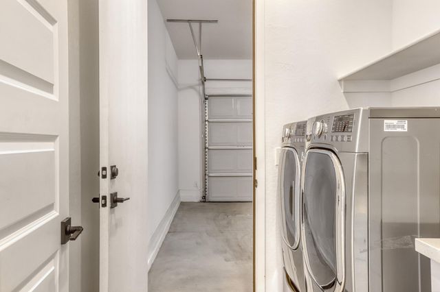 8723 W Vista Avenue, Glendale, AZ 85305