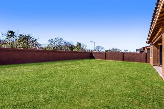 8723 W Vista Avenue, Glendale, AZ 85305