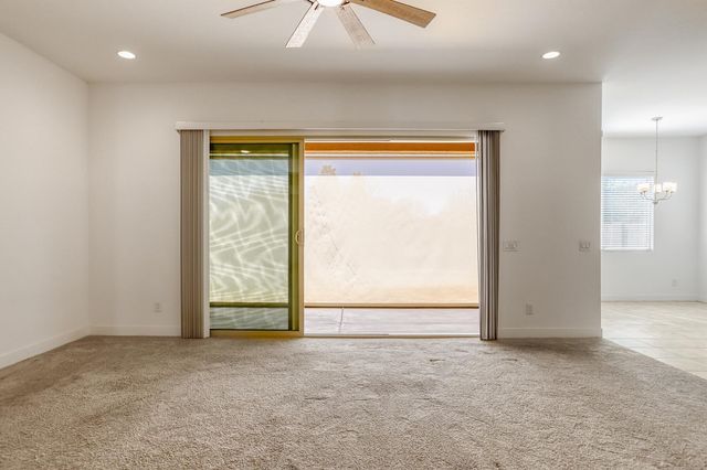 8723 W Vista Avenue, Glendale, AZ 85305