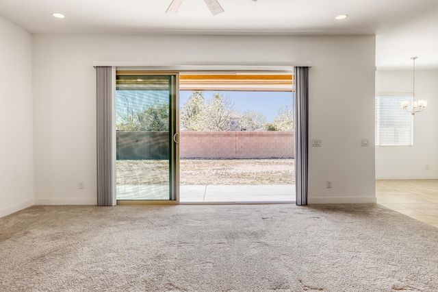 8723 W Vista Avenue, Glendale, AZ 85305
