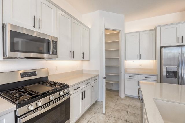 8723 W Vista Avenue, Glendale, AZ 85305