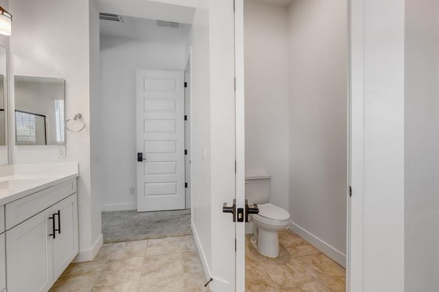 8723 W Vista Avenue, Glendale, AZ 85305