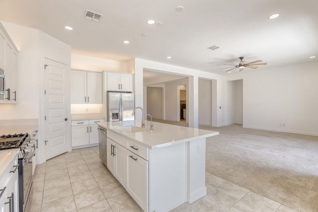 8723 W Vista Avenue, Glendale, AZ 85305