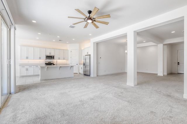 8723 W Vista Avenue, Glendale, AZ 85305