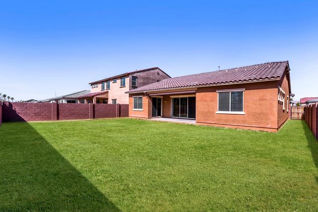 8723 W Vista Avenue, Glendale, AZ 85305