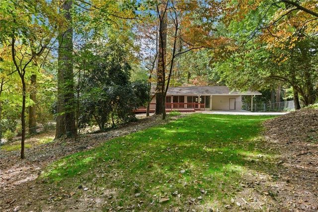 705 Edgewater Trail NW, Sandy Springs, GA 30328