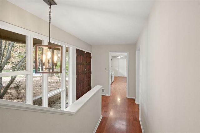 705 Edgewater Trail NW, Sandy Springs, GA 30328