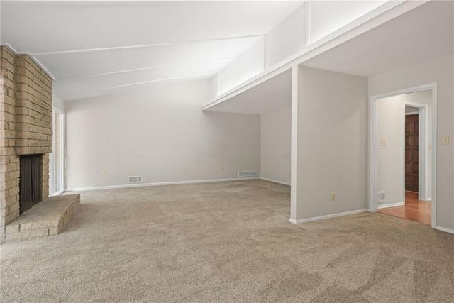 705 Edgewater Trail NW, Sandy Springs, GA 30328