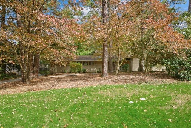 705 Edgewater Trail NW, Sandy Springs, GA 30328