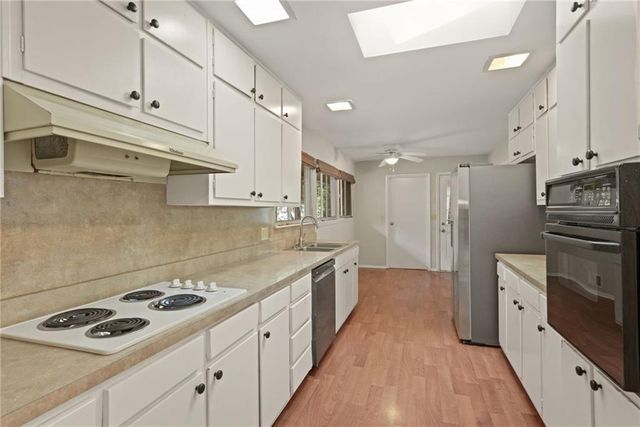 705 Edgewater Trail NW, Sandy Springs, GA 30328