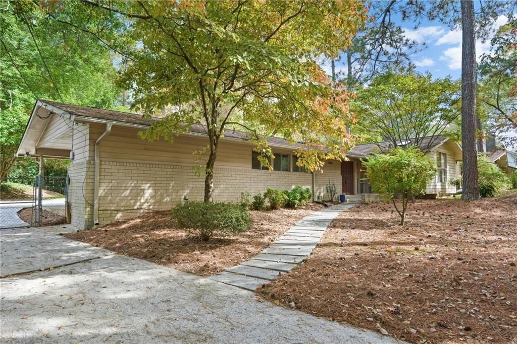705 Edgewater Trail NW, Sandy Springs, GA 30328