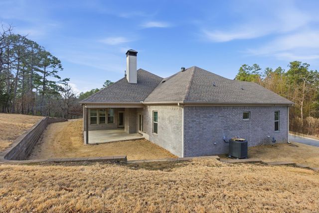 96 Ranch Ridge Road, Little Rock, AR 72223